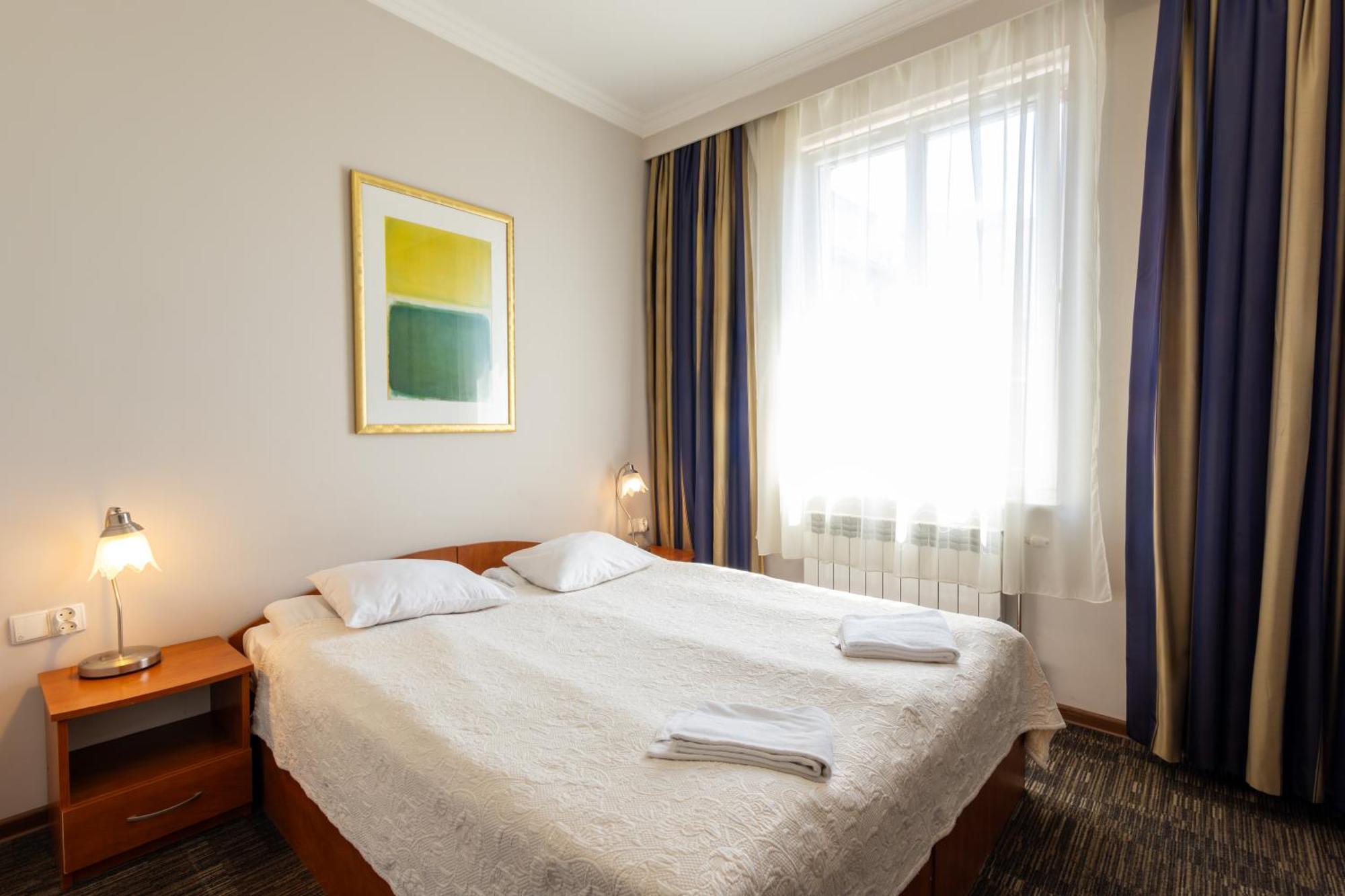 Noclegi Stadion Bed & Breakfast Warschau Exterior foto