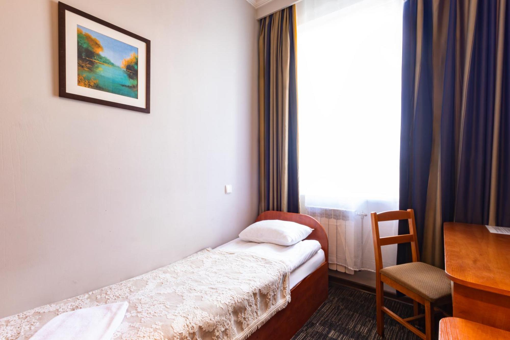Noclegi Stadion Bed & Breakfast Warschau Exterior foto