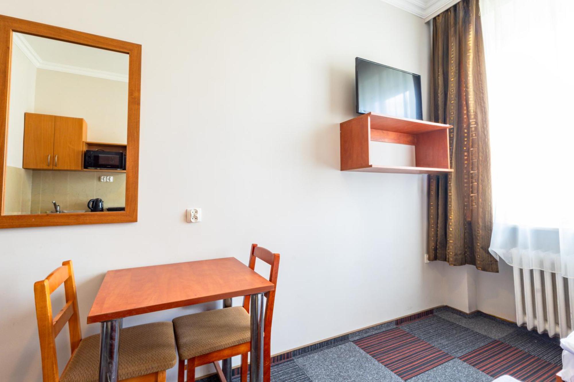 Noclegi Stadion Bed & Breakfast Warschau Exterior foto