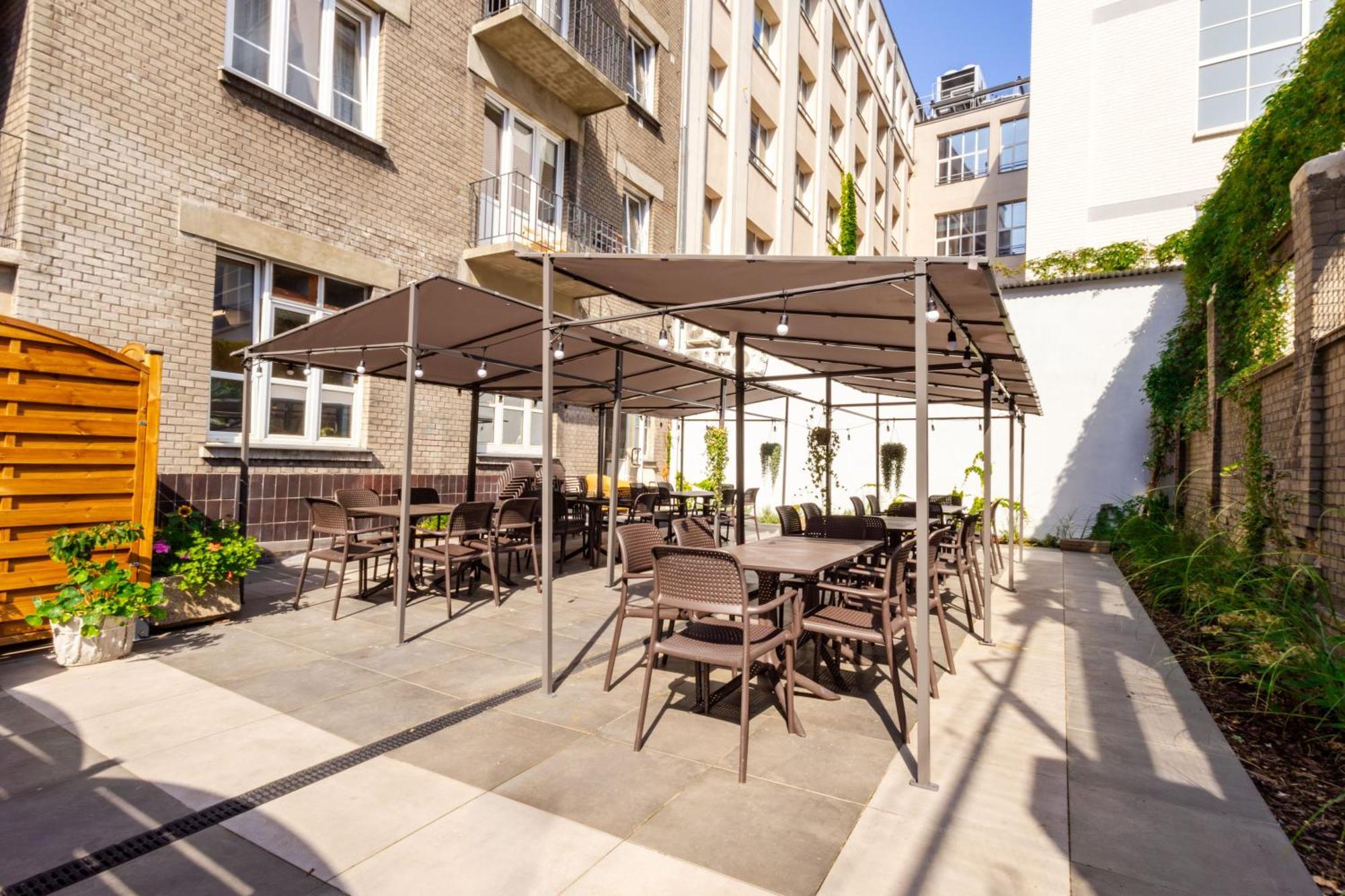 Noclegi Stadion Bed & Breakfast Warschau Exterior foto