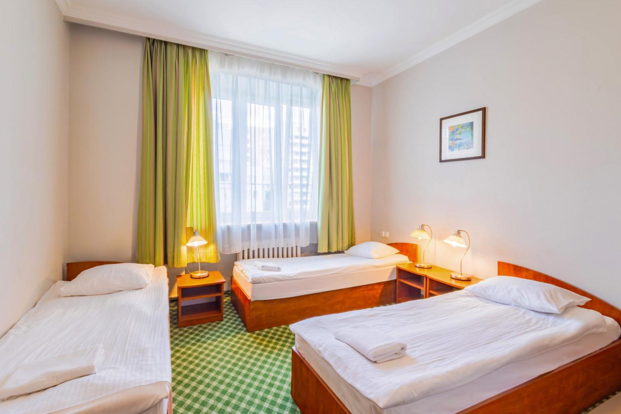 Noclegi Stadion Bed & Breakfast Warschau Exterior foto